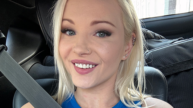 Today, we have a lingerie try-on haul with blonde Zazzie, and you don't want to miss it!